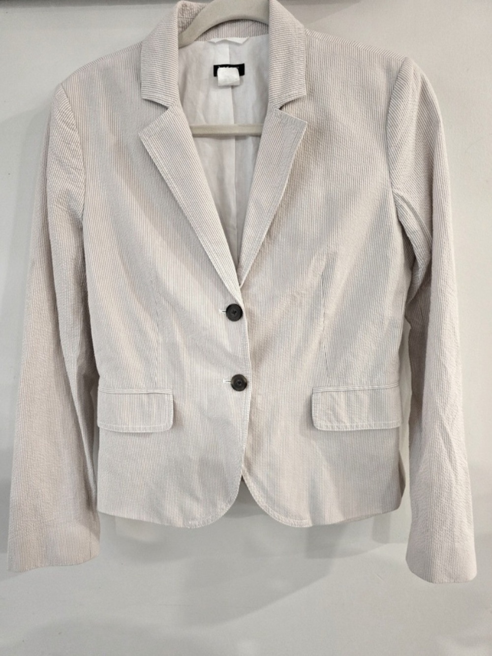 J. CREW Textured Seersucker Striped Blazer jacket in a light beige & white